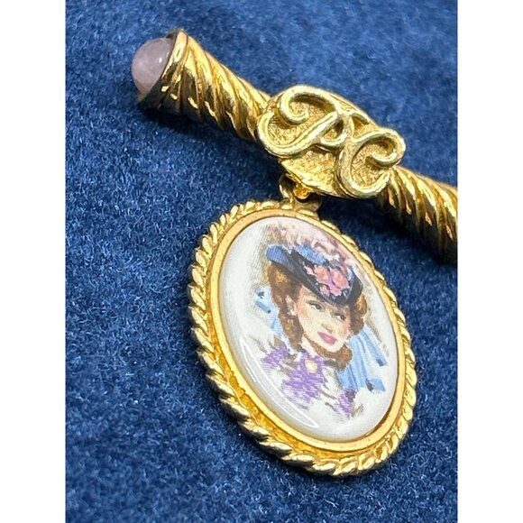Vintage 1996-97 PC Gold Tone Brooch Portrait - Picture 3 of 6
